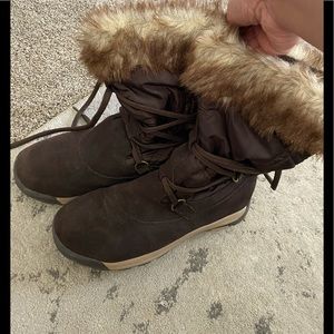 Lands’end faux fur, suede, lace up snow boots